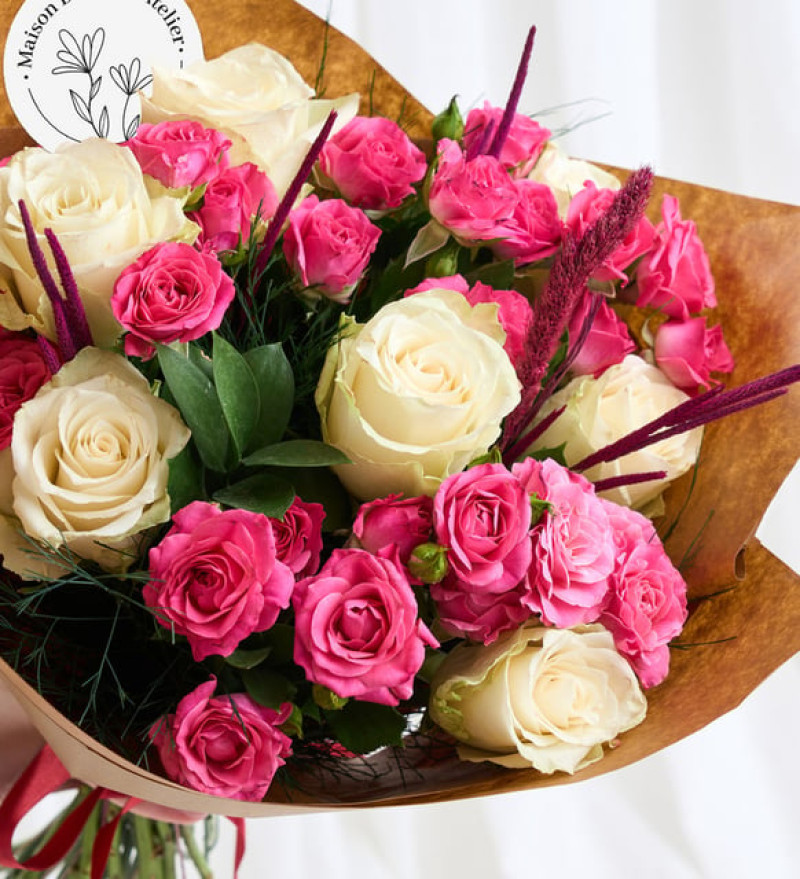 Modern Kraft Bukette Pembe Çardak Gül ve Beyaz Gül
